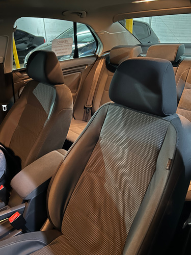 Volkswagen Vento 2.5 Advance 170cv