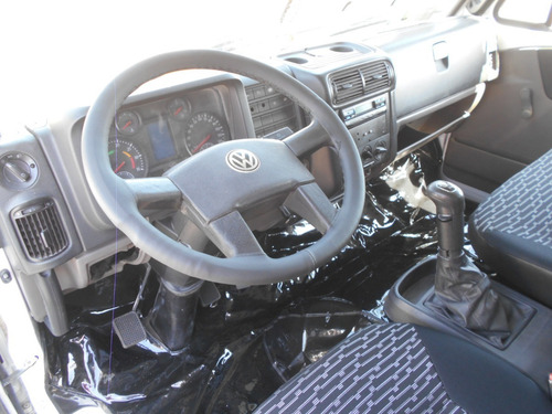 Imagem 7 de 25 de Volkswagen 17190 Baú Bebidas 2013
