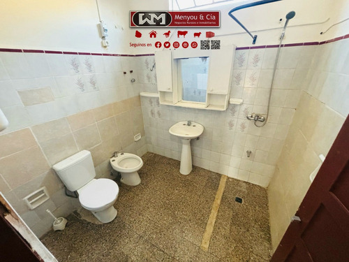 Alquiler Casa San José De Mayo En Centro 2 Dormitorios Cochera Abierta Y Cerrada Con Patio Verde Y Barbacoa Inmobiliaria Menyou