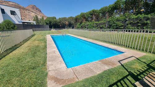 Casa En Venta De 4 Dorm. En Colina Chicureo