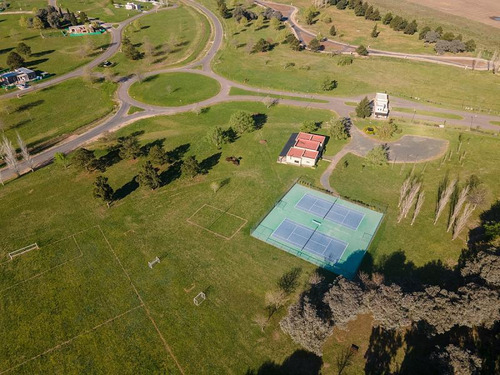 Lote De 1035 M2 En Venta En Barrio Mirabosques, Etapa I. Los Cardales.