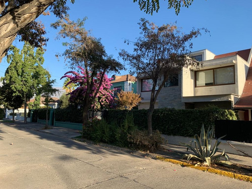 Casa Completamente Remodelada En Barrio Patrimonial