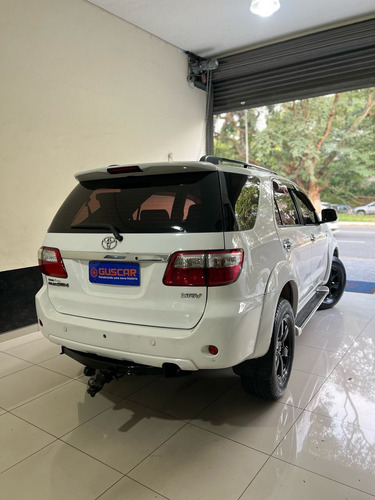 Toyota Hilux SW4 3.0 Srv 7l 4x4 Aut. 5p
