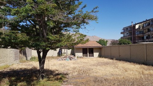 1130m2 Terreno Con Casa Aislada Bien Remodelada .