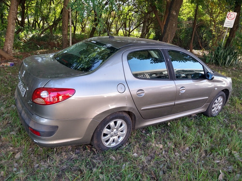 Imagem 4 de 8 de Peugeot 207 Passion 2011 1.4 Xr Flex 4p