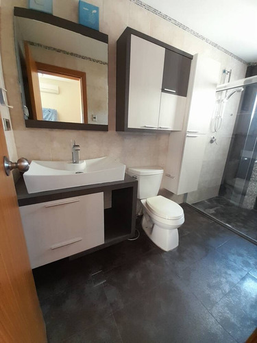 Apartamento En Venta En El Parral, Valencia 273660 Lz