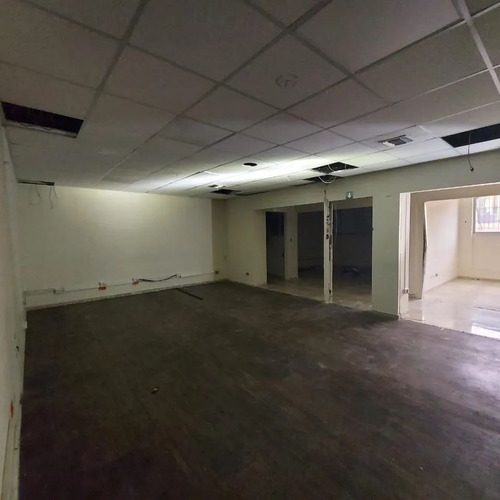Alquilo Local Comercial En La 27 De Febrero De 1,400 Mts 2 Pisos Codigo: Pd369