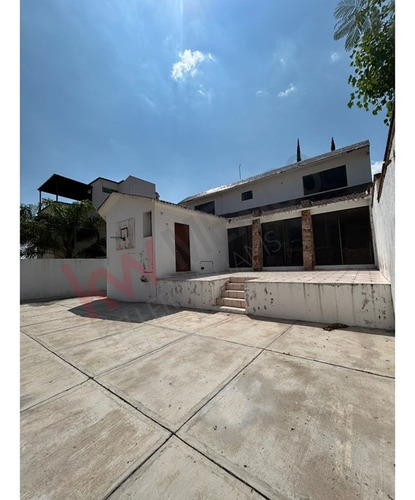 Amplia Casa En Venta En Loma Dorada Con Vista A Los Arcos
