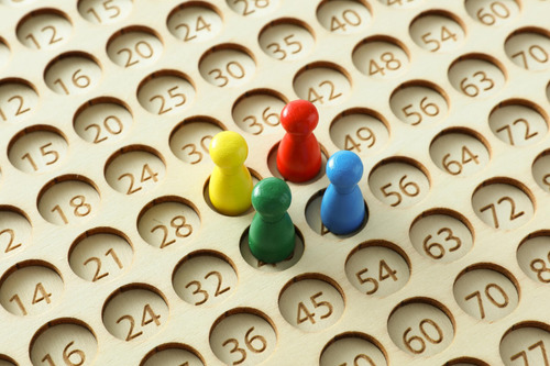 Juego De Mesa De Multiplicación Chimpish 12x12 De Madera Mon