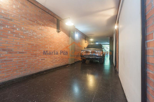 Venta De Lindisima Casa Y Local Abajo Con Garage, Jardin Y Pileta