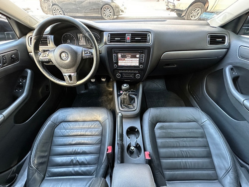 Imagen 6 de 8 de Volkswagen Vento 2.0 T Sportline 200cv (l11) Impecable