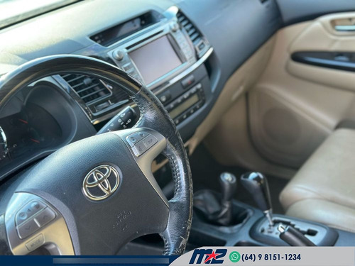 Toyota Hilux SW4 SRV D4-D 4X4 3.0 TDI DIES. AUT