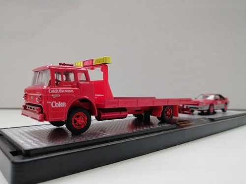 M2 Chase 1990 Ford C800, 1990 Ford Mustang Gt 1:64 Rojo (Usado)
