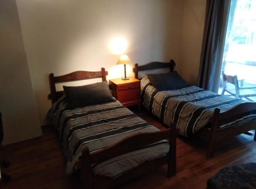 Casa - Parque Burnett. Impecable Y Completa!