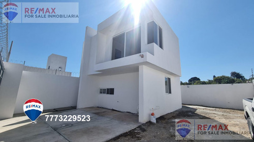 Venta. De Casa En Lomas Tzompantle, Cuernavaca, Morelosclave 4677