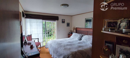 Casa En Venta De 6 Dorm. En Concepción