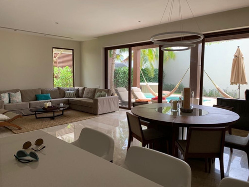 Amplia Casa En Condominio En Venta En Chablekal