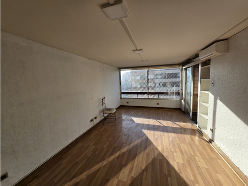Departamento Frente A Plaza Las Lilas