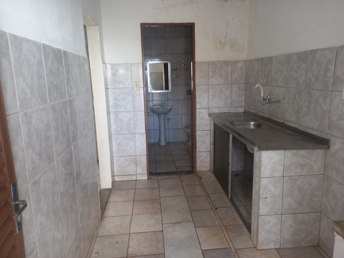 Casa 2 Dormitórios Sendo 01 Suíte, Sala, Copa,cozinha