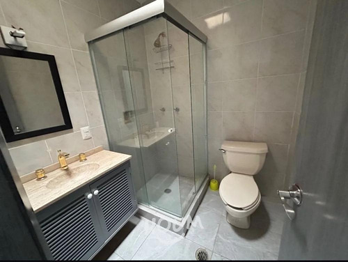 Casa En Insurgentes Cuicuilco, Coyoacán Con 3 Recámaras, 414 M², Id: 153426