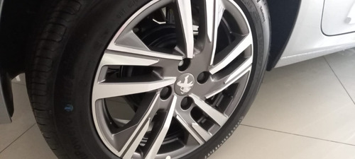 Imagen 2 de 23 de Peugeot 208 Allure Pack 1.6 M 2023