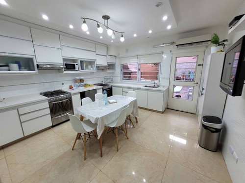Imagen 7 de 19 de Triplex C/ Coch Y Pileta Climatizada, Impecable! En Venta!