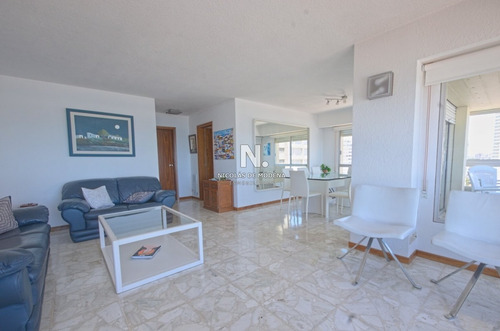 Apartamento En Venta Playa Mansa-ref:4371