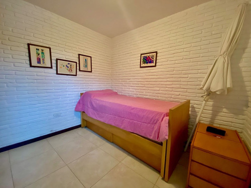 Casa En Venta De 3 Dormitorios En Playa Mansa