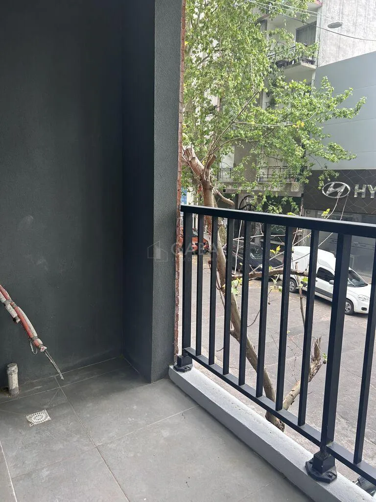 Apartamento 1 Dormitorio Con Terraza En Centro De Montevideo, 35 M² · Foto 3