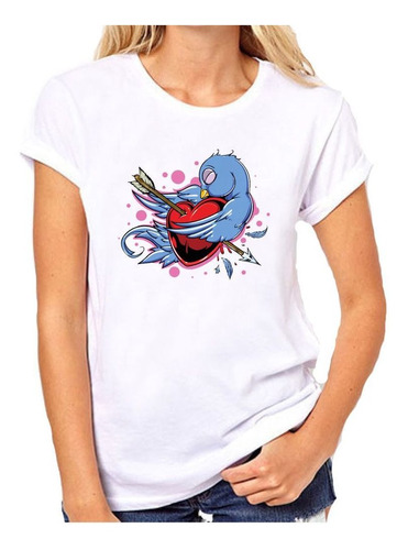 Remera De Mujer Pajaro Abrazando Corazon Flechado Art