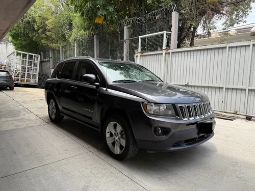 Jeep Compass Latitude FWD AUT