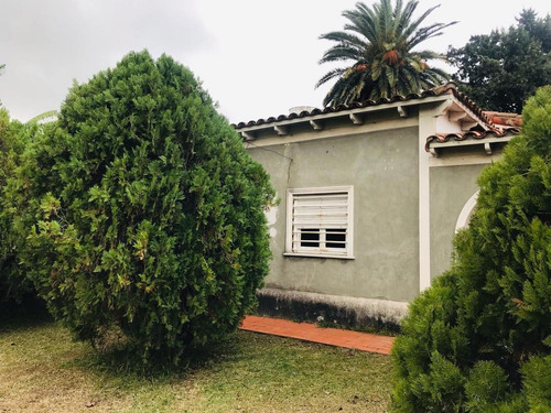 Casa Venta A Refaccionar 4 Dormitorios 3 Baños Y Terreno De 4,922 Mts 2-262 Mts 2 Cubiertos - Villa Elvira