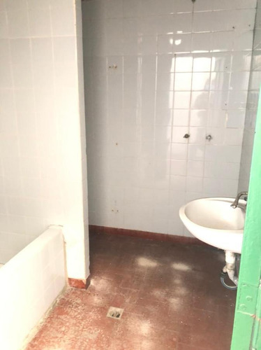 Imagen 10 de 12 de Av. Alvarez Jonte Y Caracas Local En Venta