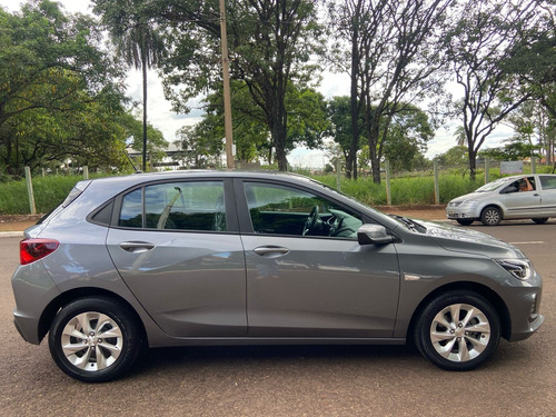 Chevrolet Onix Cinza 2023