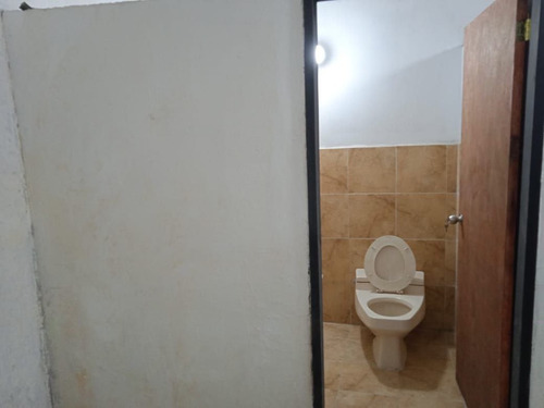 Imagen 13 de 14 de Se Alquila O Vende Hermoso Local Comercial En Sabana Grande. Raymer Ortiz: +58-424-1272602