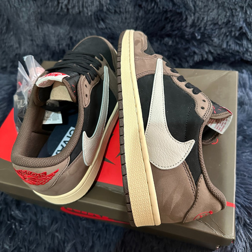 Air Jordan 1 Low Travis Scott Mocha 40 (Usado)