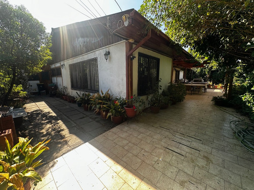 Casa Con Gran Terreno En La Mejor Ubicacion De La Reina