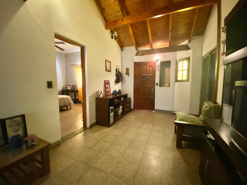 Casa En Venta 3 Amb, Benito Juarez, El Palomar