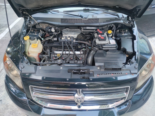 Imagen 6 de 18 de Dodge Caliber