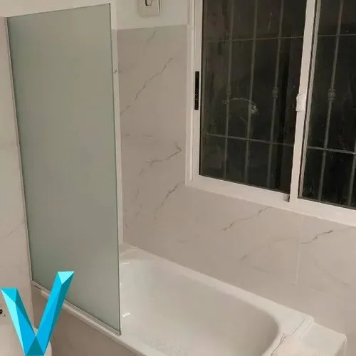 Imagen 4 de 10 de Vidrieria Vera. Cristales, Espejos, Mamparas, Colocaciones.