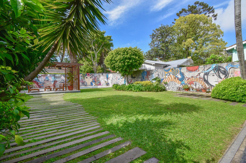 Venta Casa 7 Ambientes Con Jardín Y Pileta En Martinez