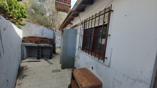 Departamento En Venta De 2 Dormitorios C/ Cochera En Costa Azul