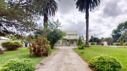 Casa De 5 Dorm. En Venta La Plata- Pileta Y Parque