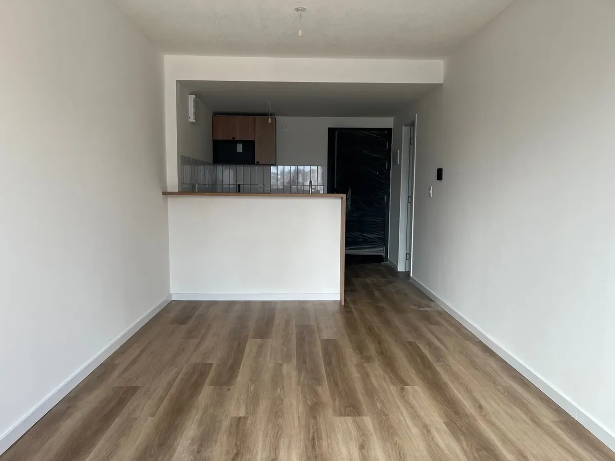 Apartamento En Alquiler En Cordón Monoambiente Muy Luminoso · Foto 2