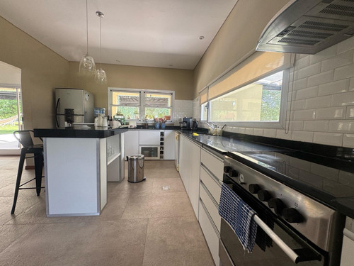 Venta Casa 7 Ambientes En Fincas De San Vicenten - Sporting