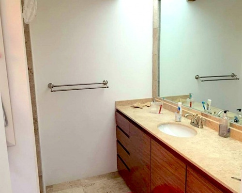 Casa En Venta En Bosques De Las Lomas En Paseo De Las Lilas