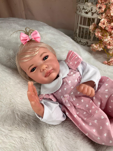 Boneca Reborn Menina Corpo De Pano Muito Macio Com Enxoval