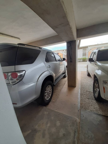 Imagen 15 de 16 de Venta Apto Duplex Alto Hatillo 122 M2/ 3h/ 3b/ 3p