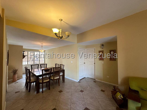 Amplia Y Luminosa Casa En Venta Urb La Mendera Cabudare Eo