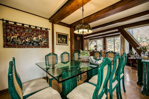 Casa En Venta De 5 Dorm. En Lo Barnechea
